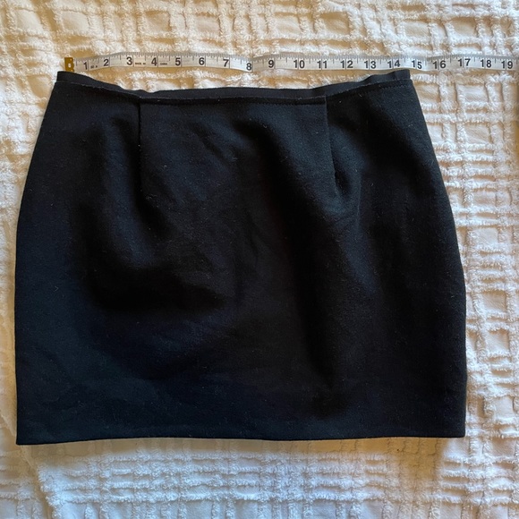 J Crew black wool mini skirt with pockets - Picture 3 of 7